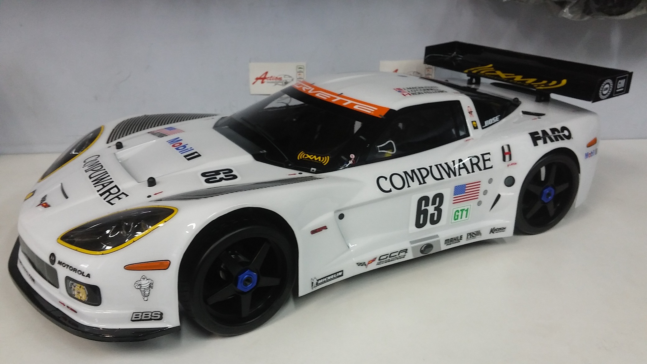 AUTOMODELO KYOSHO INFERNO GT2 VE ELÉTRICO RACE SPEC CORVETTE C6 R