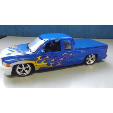 MINIATURA DODGE RAM QUAD CAB 1500 SPORT ESCALA 1/24 METAL DISPONÍVEL NA COR AZUL WELLY 29392 A 